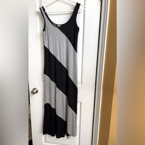 Woman’s maxi dress in very good condition. Size small, black and grey maxi dress